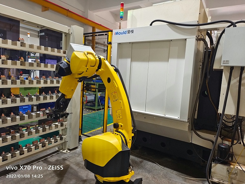 塑膠齒輪減速箱的塑膠模具自動化設(shè)備